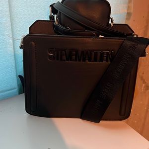 Steve Madden Black Bevelyn bag. New with tags.